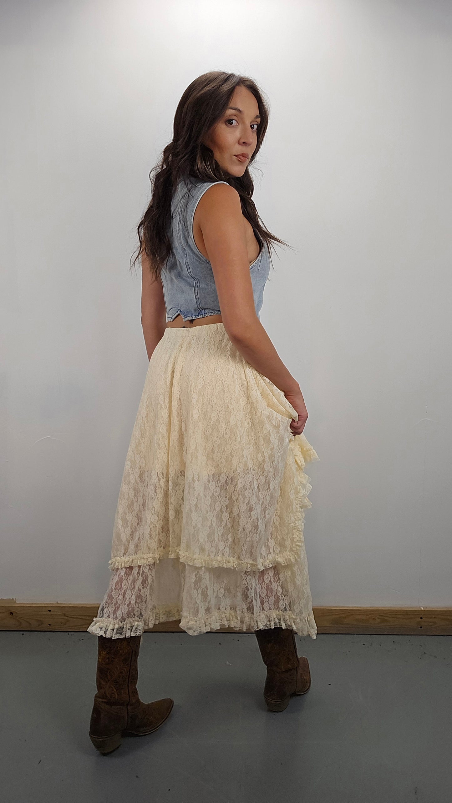 Lace Tier Midi Skirt (Cream)